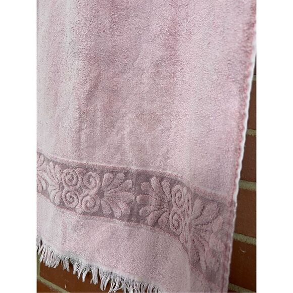 Vintage Bath Towel - Picture 2 of 5